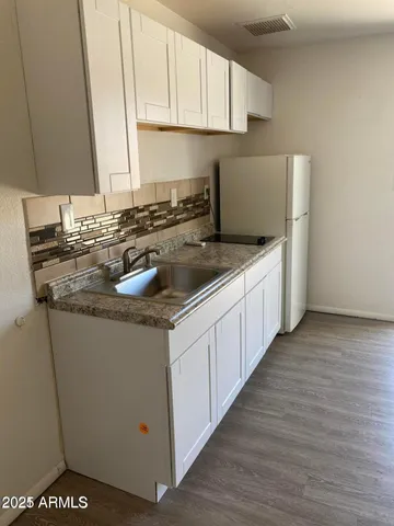 $699 | 2049 West Hayward Avenue, Unit 16, Phoenix, AZ 85021