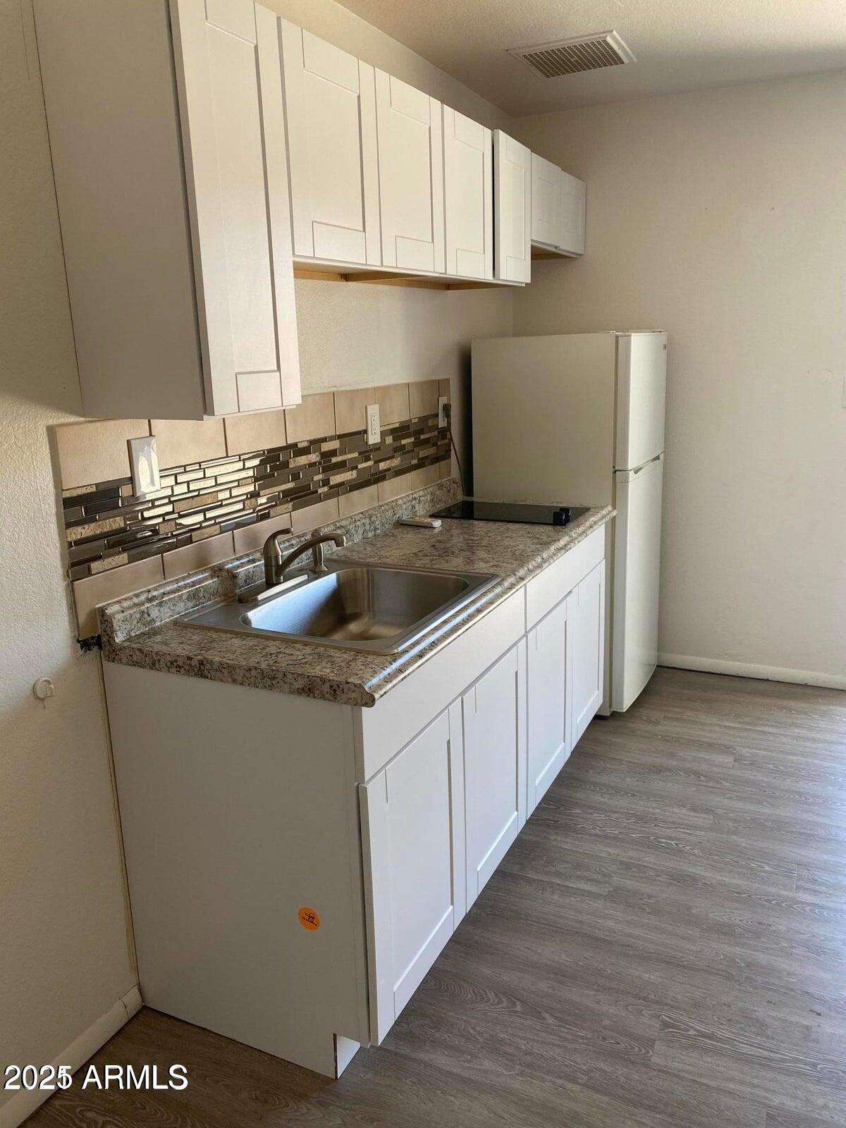 2049 West Hayward Avenue, Unit 16 Phoenix, AZ 85021 - Photo 3 of 6 20210316220159756784000000-o