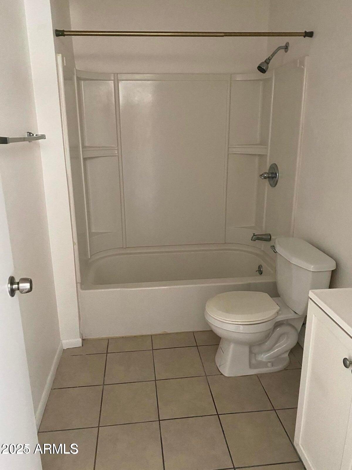 2049 West Hayward Avenue, Unit 16 Phoenix, AZ 85021 - Photo 5 of 6 20210316220147088912000000-o