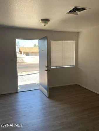 $599 | 2049 West Hayward Avenue, Unit 16, Phoenix, AZ 85021