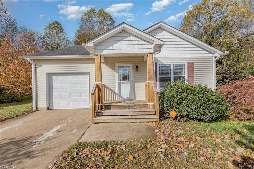 4001 Gloria Ridge Winston-Salem, NC 27107 - Photo 2 of 24