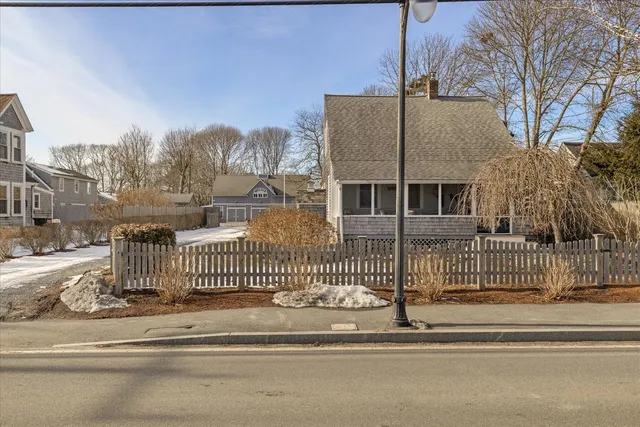 $1,050,000 | 125 Sea Street, Hyannis, MA 02601