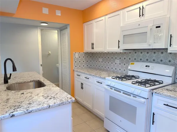 $2,700 | 824 Padua Lane, Clearwater, FL 33756