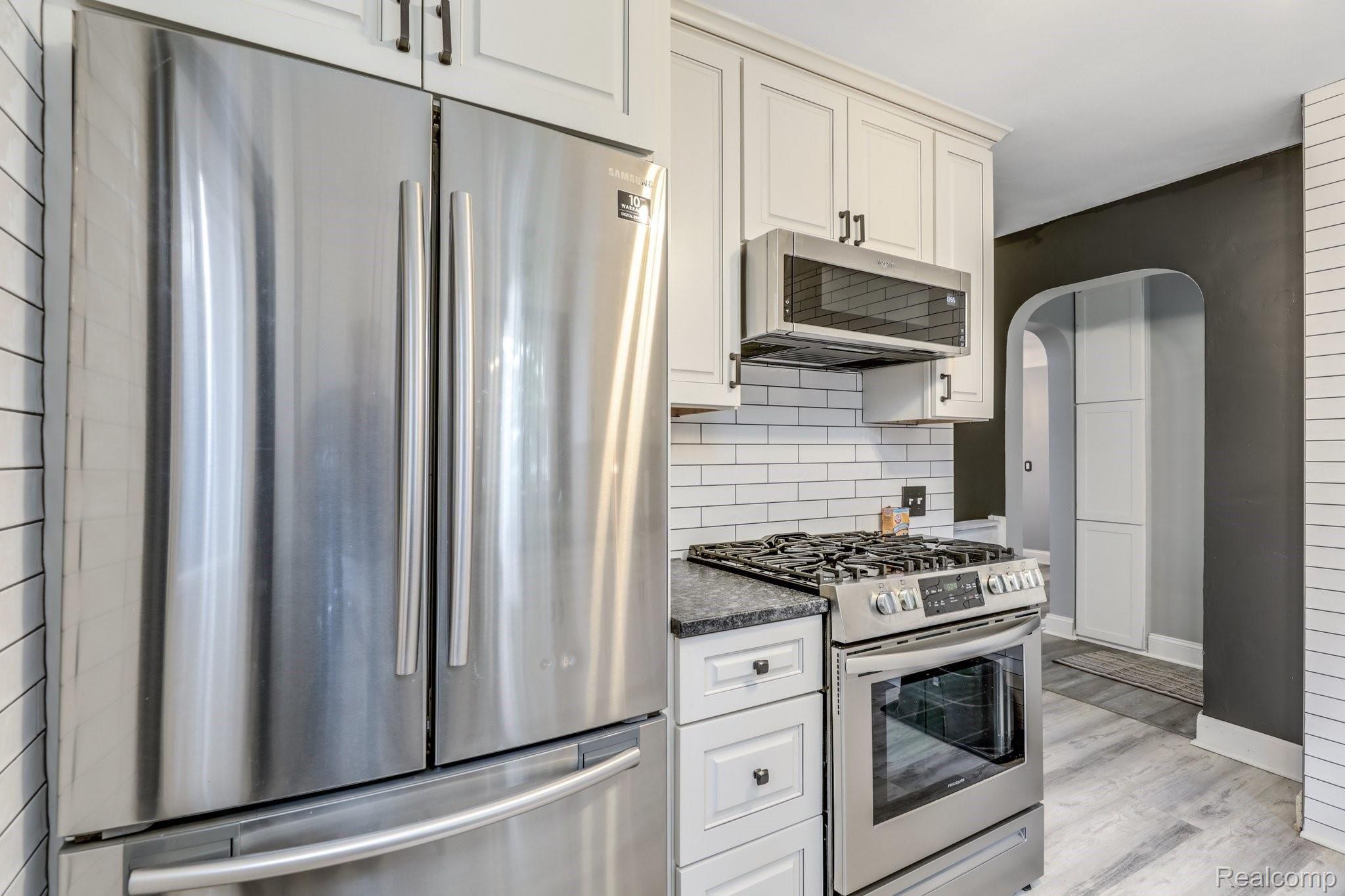 4115 Crocus Road Waterford, MI 48328 - Photo 10 of 30 13-web-or-mls-4115 Crocus Road Waterford012.jpg