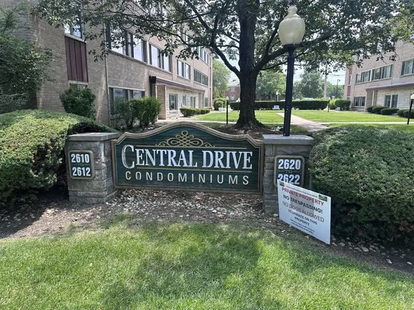 $115,000 | 2612 Central Drive, Unit 1N, Flossmoor, IL 60422