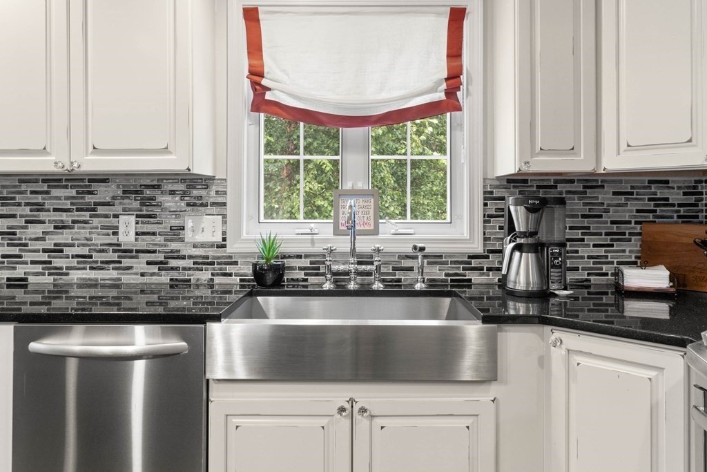 4 Chadwick Road Hudson, MA 01749 - Photo 11 of 42 Gallery Image 11