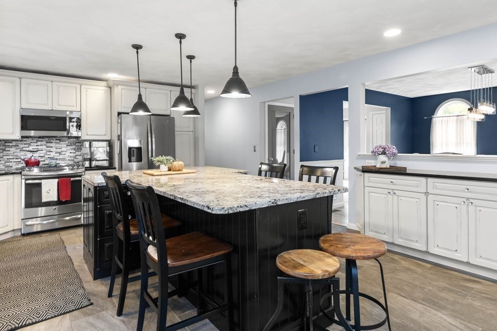 4 Chadwick Road Hudson, MA 01749 - Photo 9 of 42 Gallery Image 9