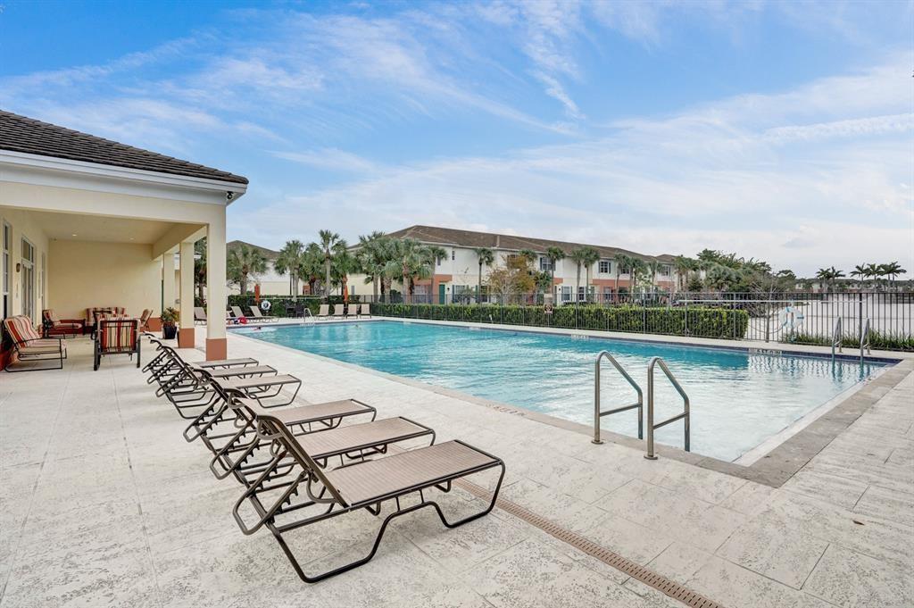 228 Southwest 6th Court Pompano Beach, FL 33060 - Photo 48 of 50 a view of a terrace with sitting area