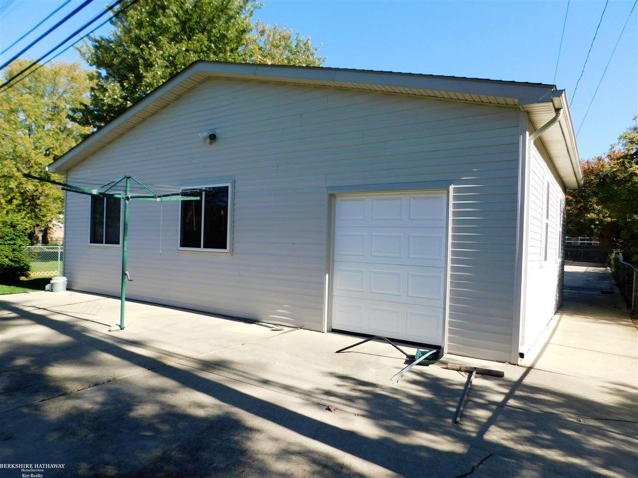 33183 Utica Road Fraser, MI 48026 - Photo 19 of 22 31333500-18.JPG