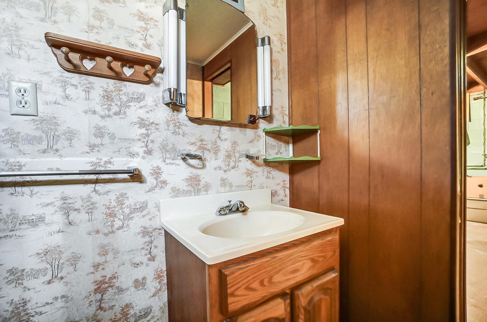 3880 Eakin Road Columbus, OH 43228 - Photo 29 of 34 Lower Level Bathroom