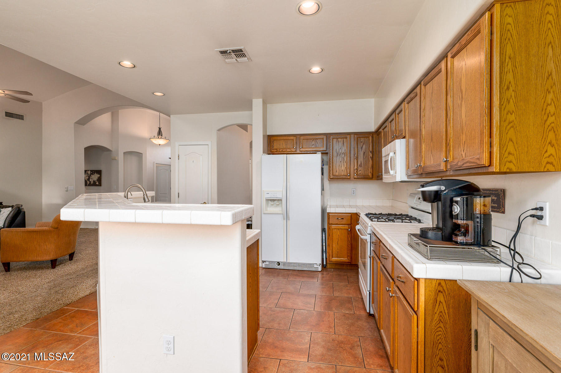 6841 West Rifle Way Tucson, AZ 85743 - Photo 10 of 33 Gallery Image 10