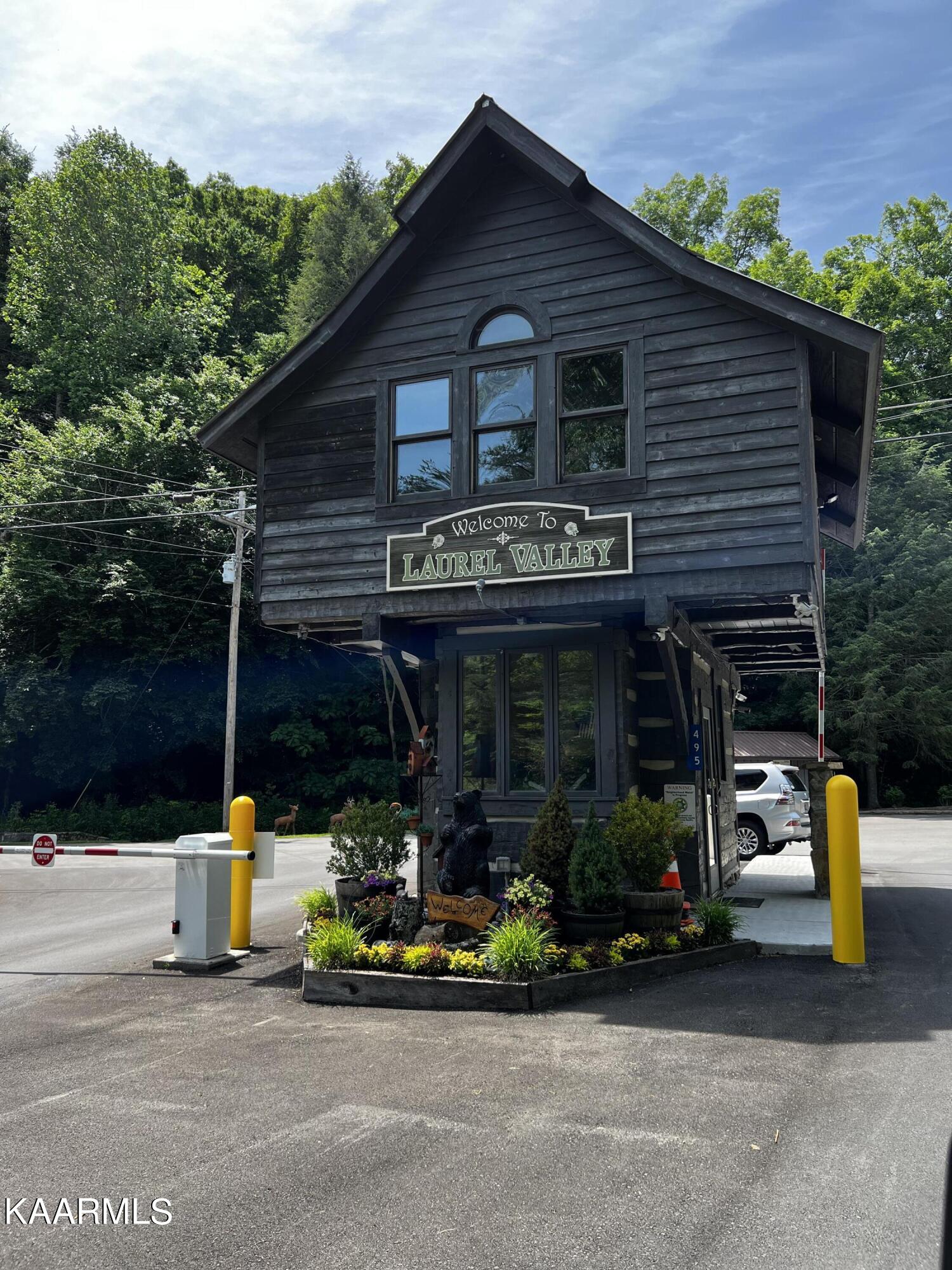 26 Laurel Road Townsend, TN 37882 - Photo 5 of 7 Gate at Entrance