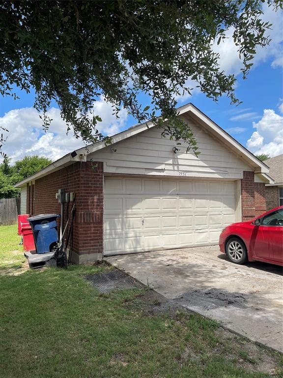 7554 Rice Lane Dallas, TX 75241 - Photo 2 of 16 a view of back yard