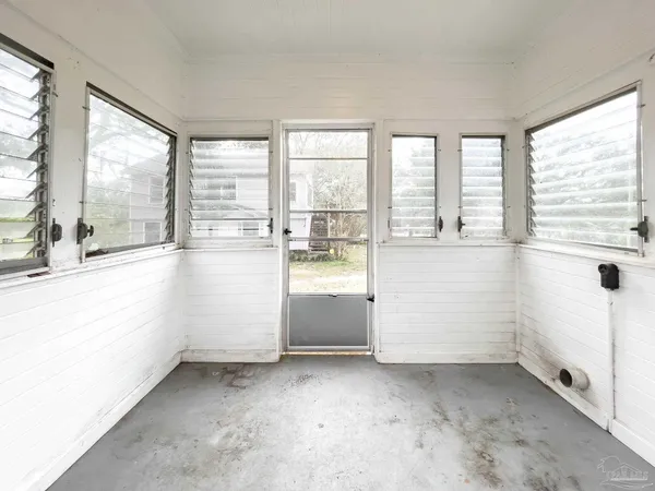 $1,295 | 2615 West Jackson Street, Pensacola, FL 32505