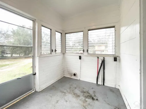 $1,295 | 2615 West Jackson Street, Pensacola, FL 32505