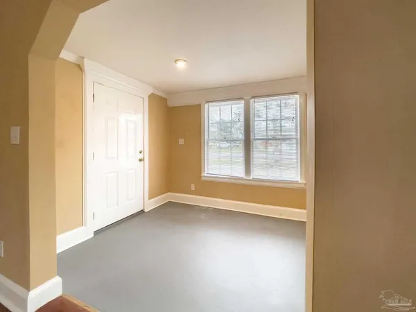 $1,295 | 2615 West Jackson Street, Pensacola, FL 32505