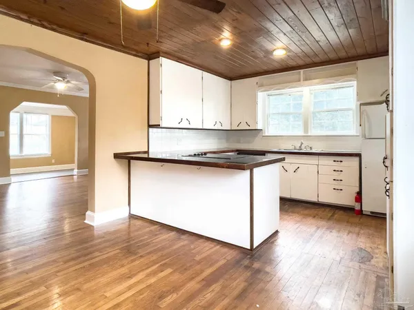 $1,295 | 2615 West Jackson Street, Pensacola, FL 32505