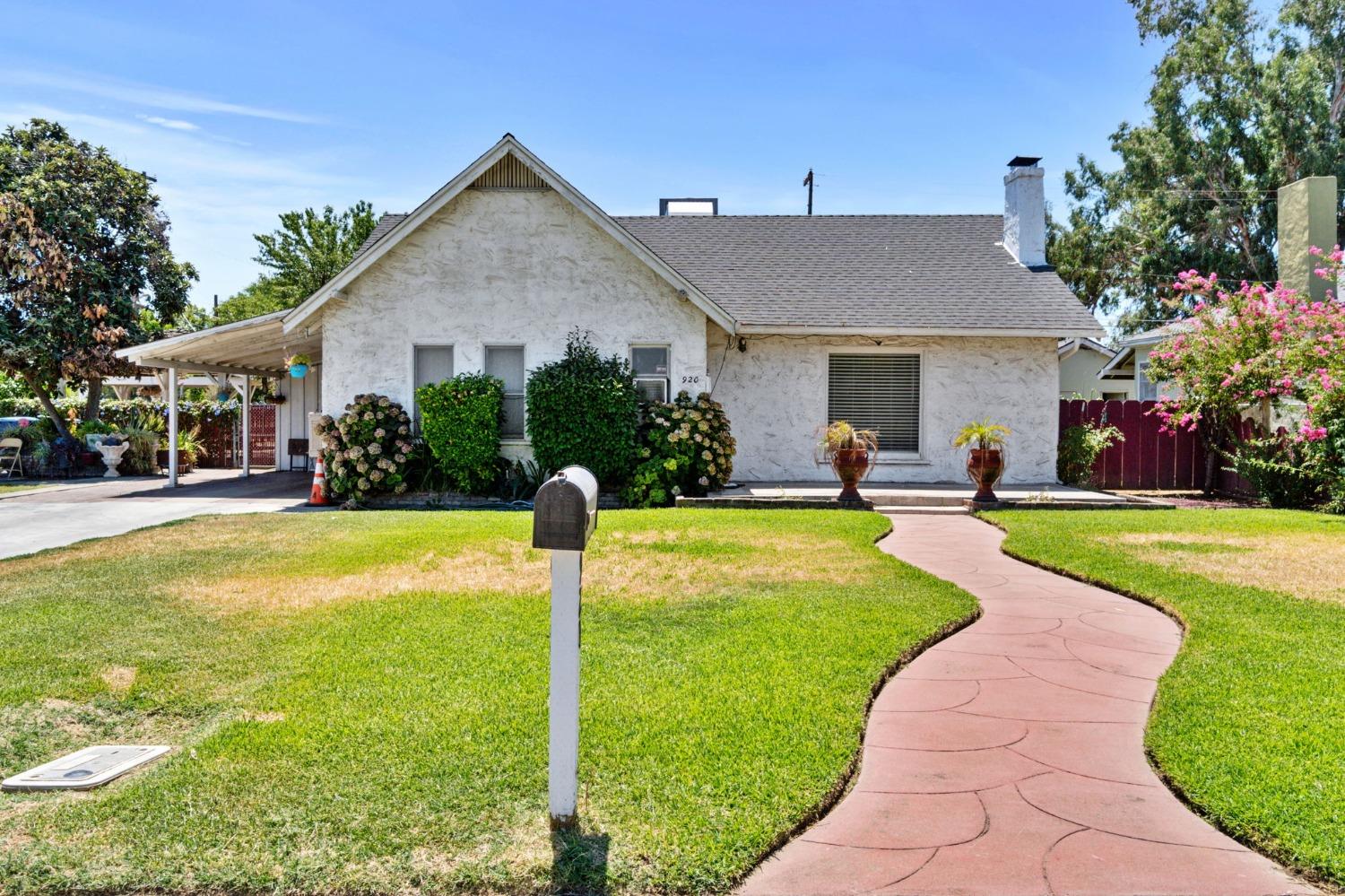 920 Riverside Drive Madera, CA 93638 - Photo 1 of 40 Gallery Image 1