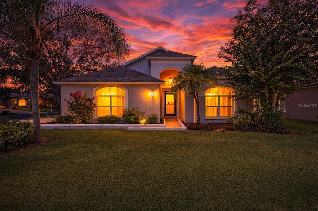 544 Royal Ridge Street Valrico, FL 33594 - Photo 2 of 41