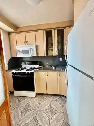 $299,000 | 98-20 62nd Drive, Unit 14C | Rego Park