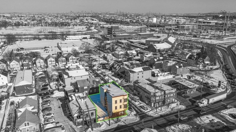 521 Bayway, Unit 1R Elizabeth, NJ 07202 - Photo 3 of 8 a view of city view