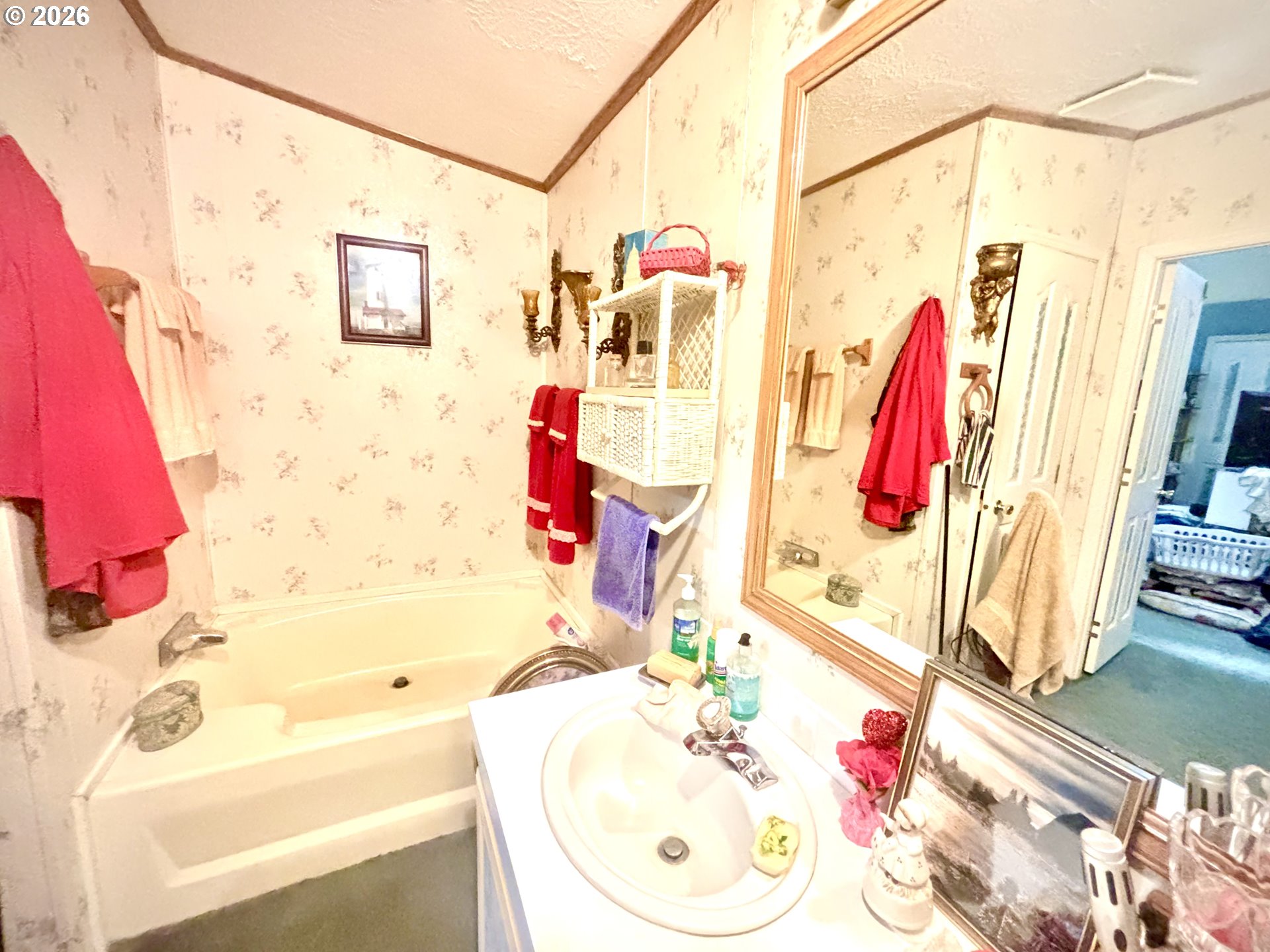 37068 Southeast Hauglum Road Sandy, OR 97055 - Photo 15 of 21 Bathroom, Attached