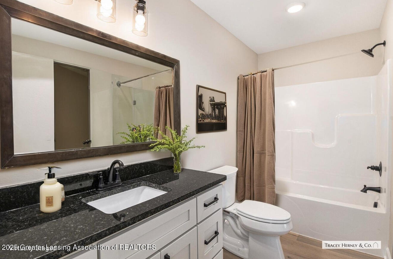 4059 Eastbridge Road Stockbridge, MI 49285 - Photo 9 of 16 Bathroom 2