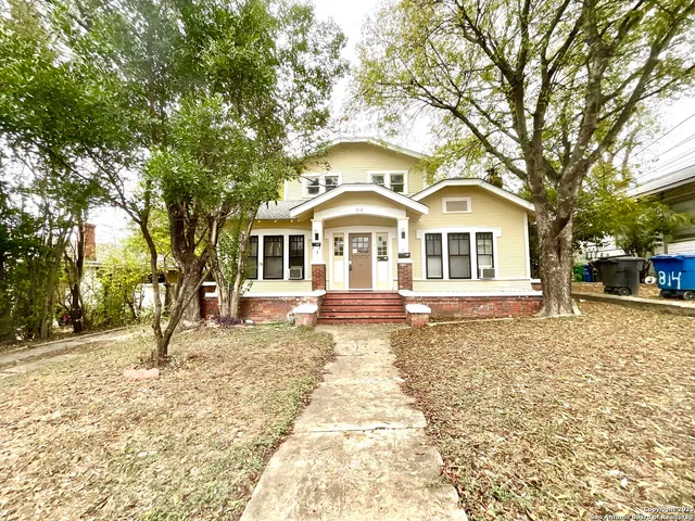 $1,449 | 810 West Magnolia Avenue, Unit 1, San Antonio, TX 78212