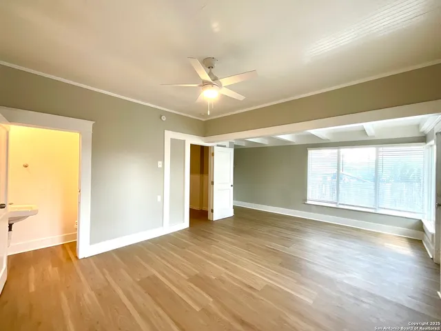 $1,449 | 810 West Magnolia Avenue, Unit 1, San Antonio, TX 78212