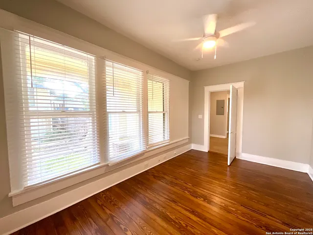 $1,449 | 810 West Magnolia Avenue, Unit 1, San Antonio, TX 78212