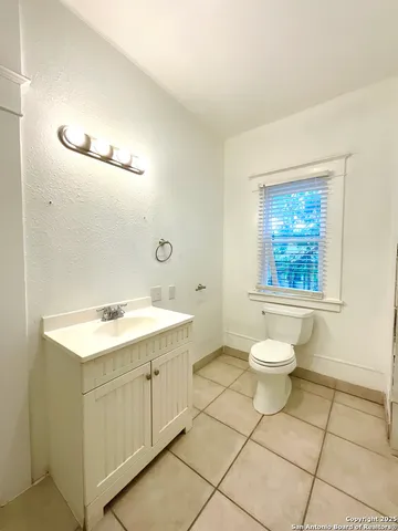 $1,449 | 810 West Magnolia Avenue, Unit 1, San Antonio, TX 78212