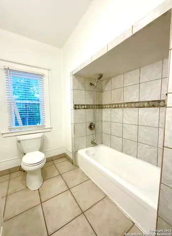 $1,449 | 810 West Magnolia Avenue, Unit 1, San Antonio, TX 78212