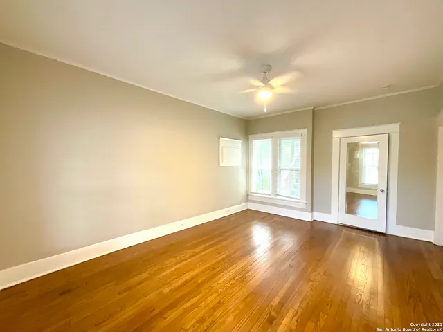 $1,449 | 810 West Magnolia Avenue, Unit 1, San Antonio, TX 78212