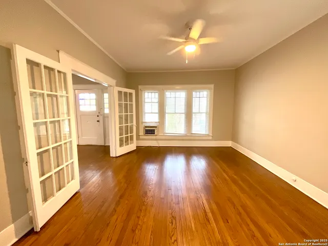 $1,449 | 810 West Magnolia Avenue, Unit 1, San Antonio, TX 78212