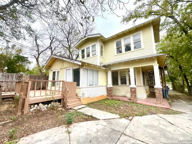 $1,449 | 810 West Magnolia Avenue, Unit 1, San Antonio, TX 78212