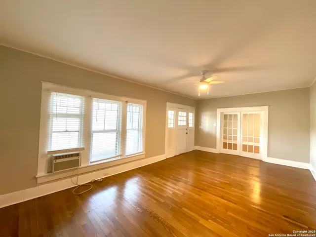 $1,449 | 810 West Magnolia Avenue, Unit 1, San Antonio, TX 78212