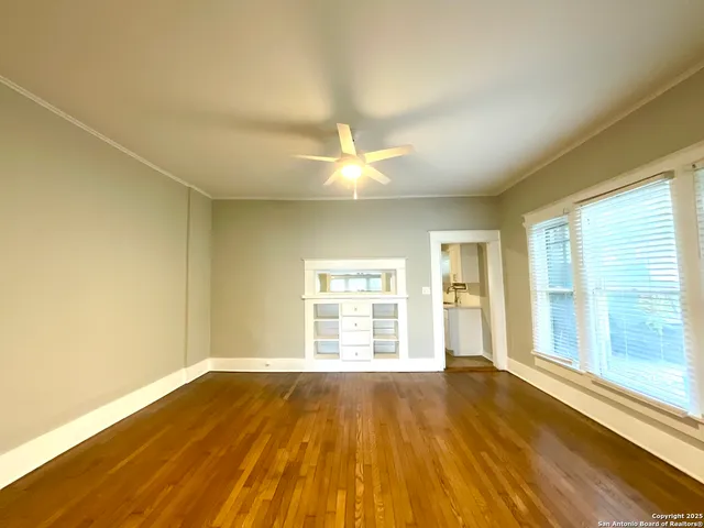 $1,449 | 810 West Magnolia Avenue, Unit 1, San Antonio, TX 78212