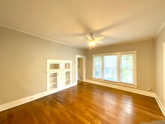 $1,449 | 810 West Magnolia Avenue, Unit 1, San Antonio, TX 78212