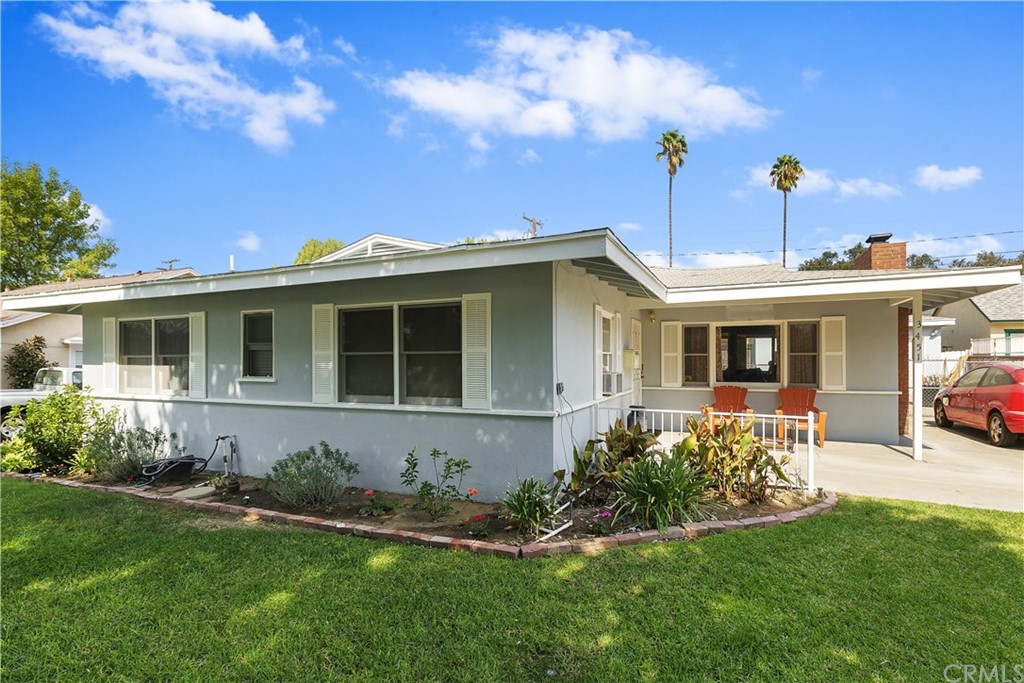 3451 Mono Drive Riverside, CA 92506 - Photo 5 of 24 a front view of a house with a garden