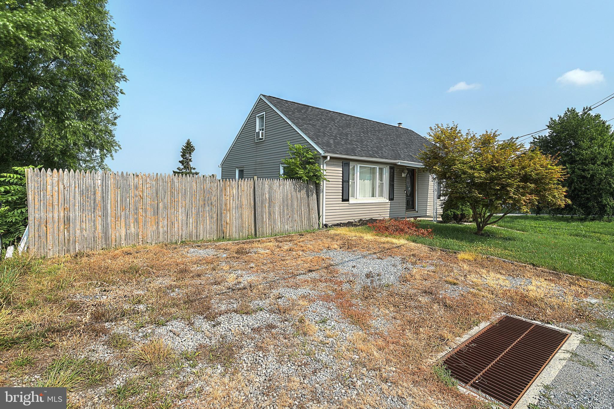 1932 Stoverstown Road Spring Grove, PA 17362 - Photo 4 of 26