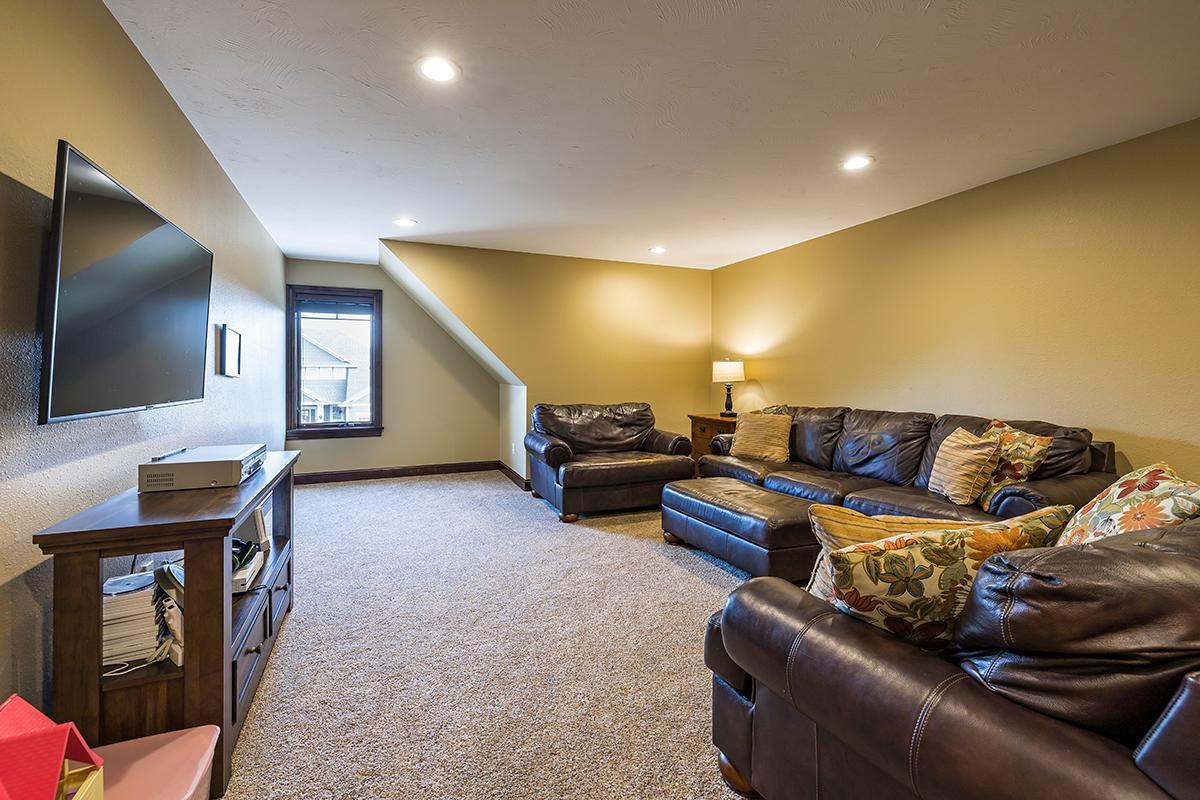 1577 Sparrow Road Waconia, MN 55387 - Photo 32 of 50 Gallery Image 32