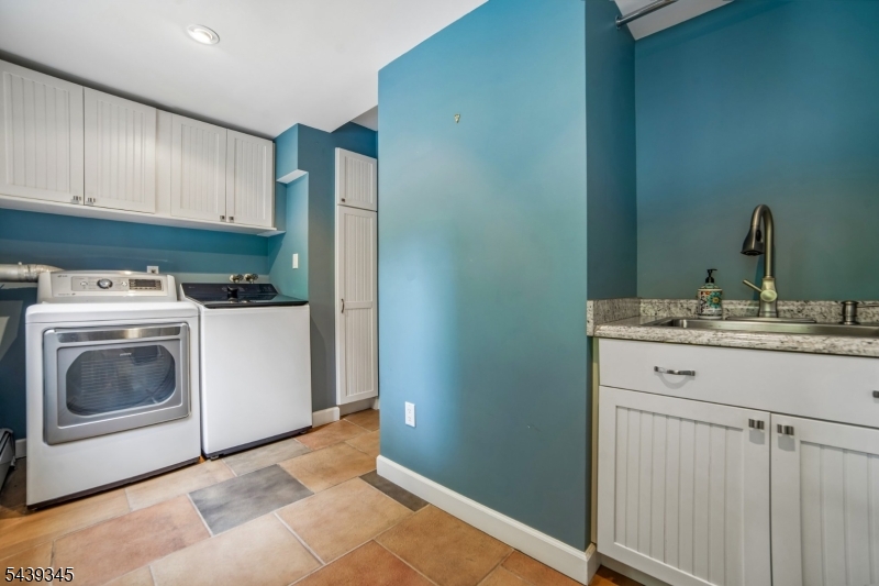 87 Reinman Road Warren, NJ 07059 - Photo 31 of 43