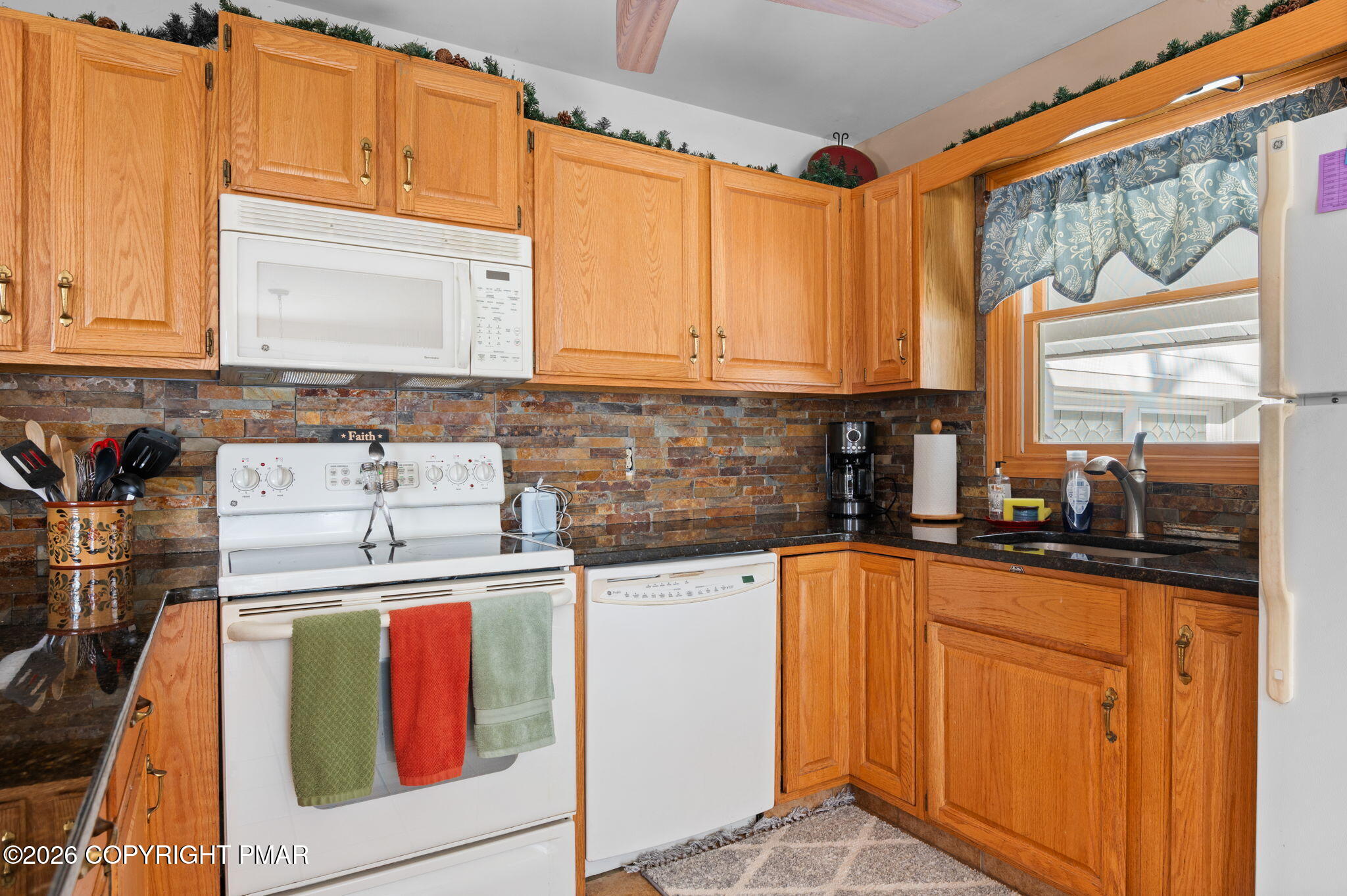 146 Mountain View Jim Thorpe, PA 18229 - Photo 16 of 47 Kitchen