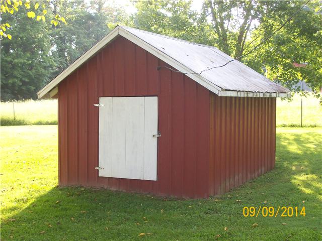 3520 Carthage Road Red Boiling Springs, TN 37150 - Photo 2 of 7 10x12 Storage building