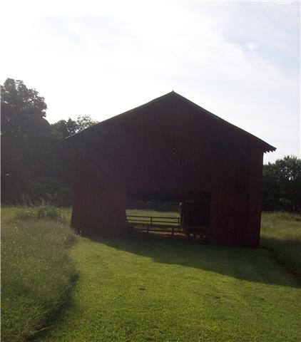 3520 Carthage Road Red Boiling Springs, TN 37150 - Photo 4 of 7 36x50 Tobacco barn