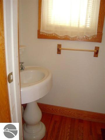 18700 Mission Road Traverse City, MI 49686 - Photo 13 of 14 1711610-12.JPG