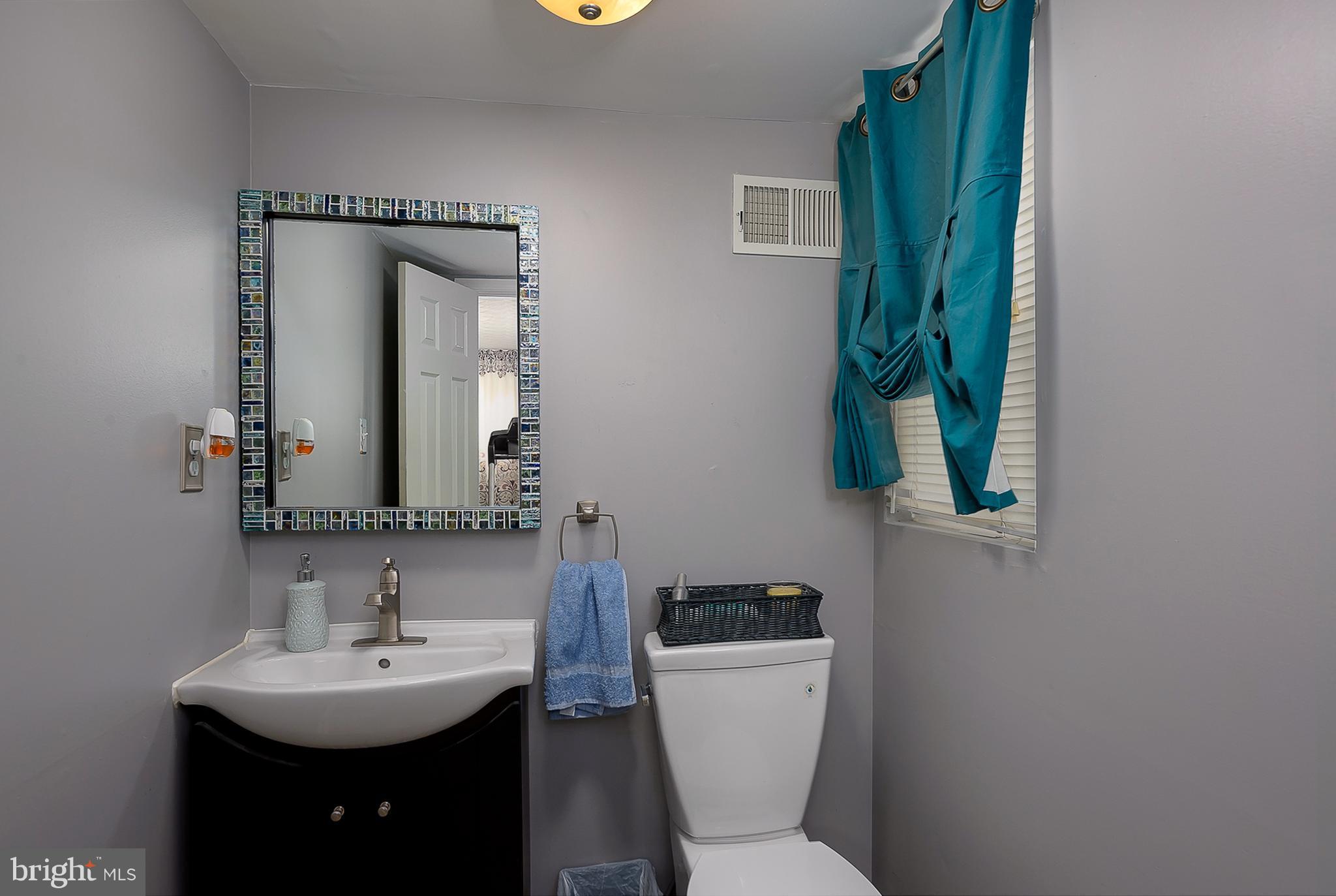 4149 Carrs Ridge Road Edgewater, MD 21037 - Photo 22 of 30 Half Bathroom - lower level