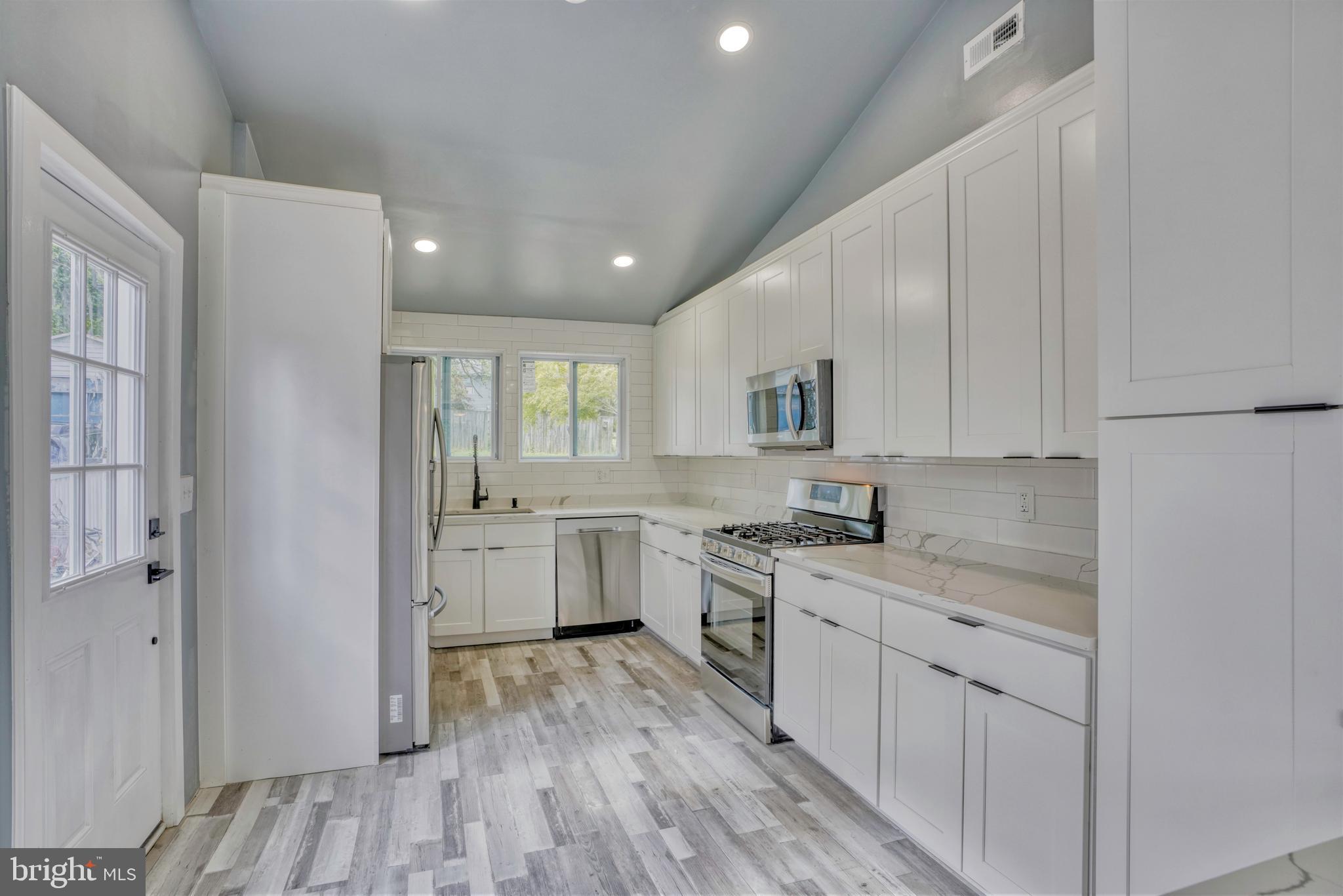 914 Overbrook Road Baltimore, MD 21239 - Photo 11 of 39