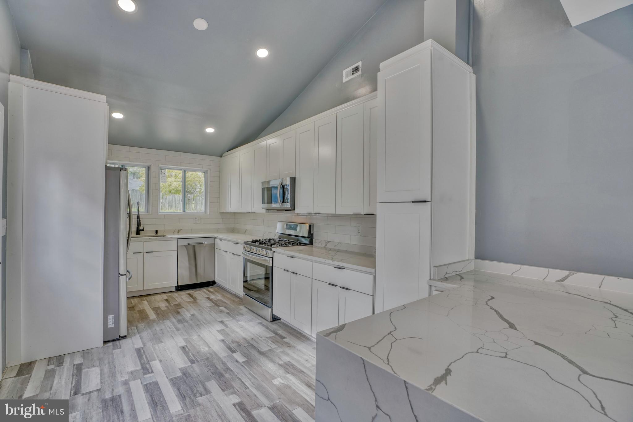 914 Overbrook Road Baltimore, MD 21239 - Photo 10 of 39