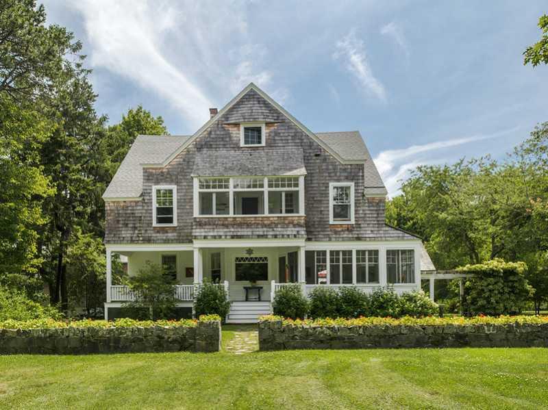 4 Fieldways Road Scarborough, ME 04074 - Photo 1 of 13 Exterior Front.